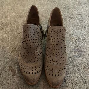 Soft booties, size 11